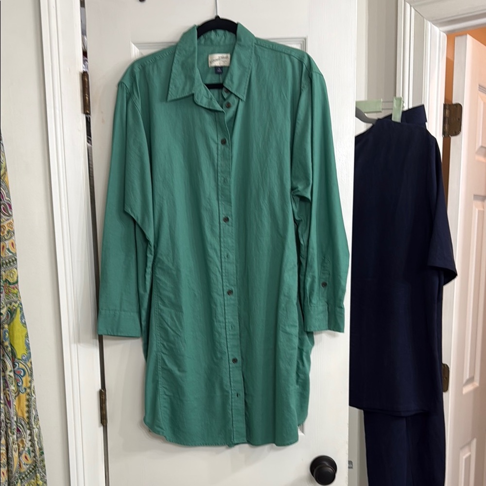 Universal Thread Teal Button-Up Shirt